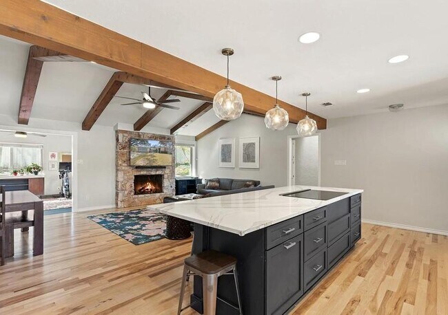 Building Photo - 2301 Barton Hills Dr
