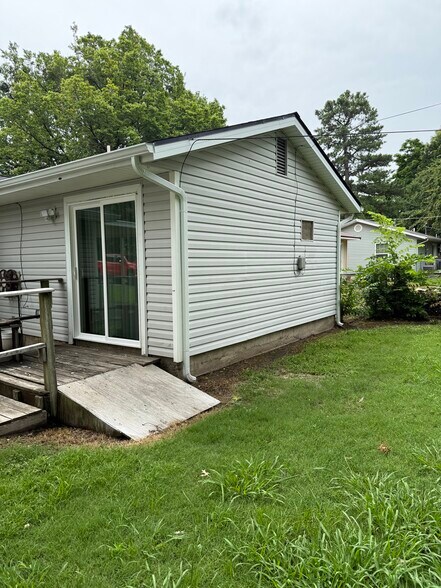 The deck from the back bedroom. - 1621 Chestnut St