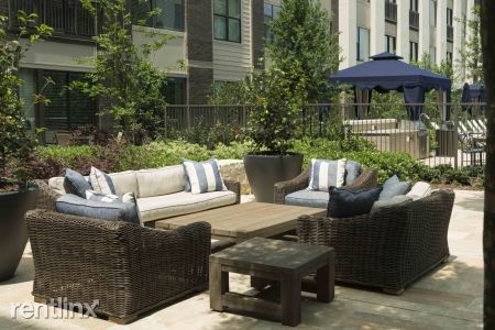 Building Photo - 8250 Meadow Rd