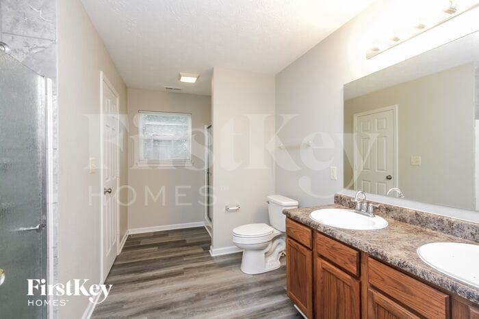 Building Photo - 728 Woodway Ln