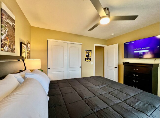 Building Photo - Spacious 4 Bedroom with Gameroom