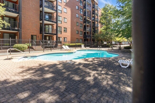 Building Photo - 60 Rantoul St