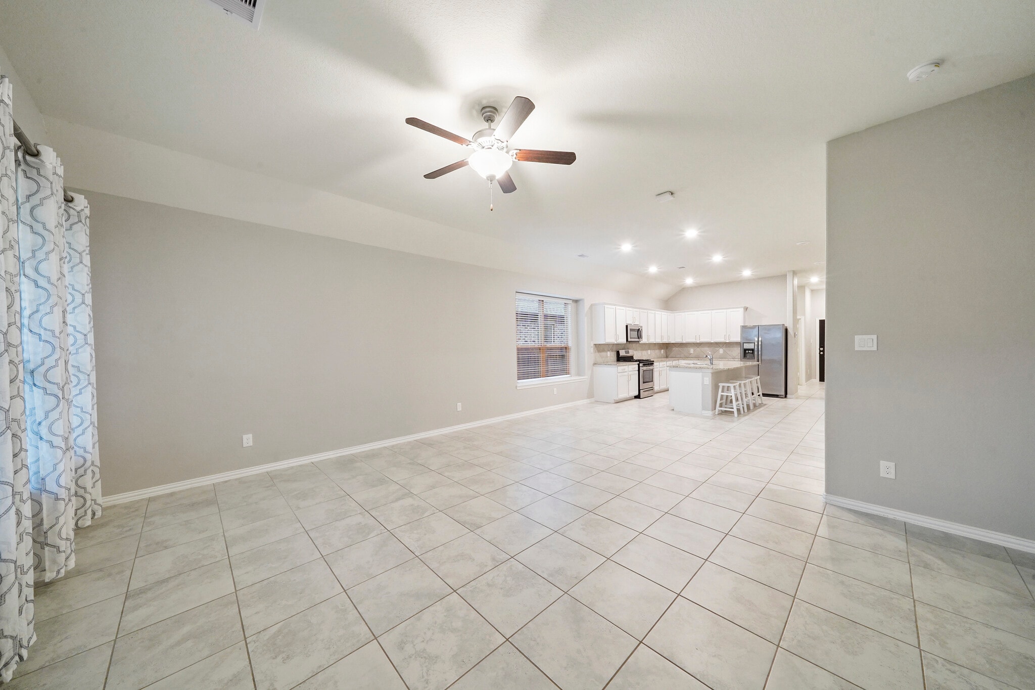 Building Photo - 27910 Augusta View Dr
