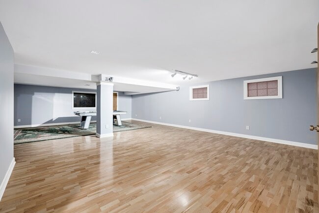 Building Photo - 721 38th St