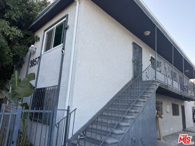 Building Photo - 3857 Mont Clair St