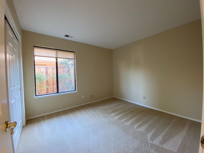 Building Photo - Single Story Beautiful Bay View Home