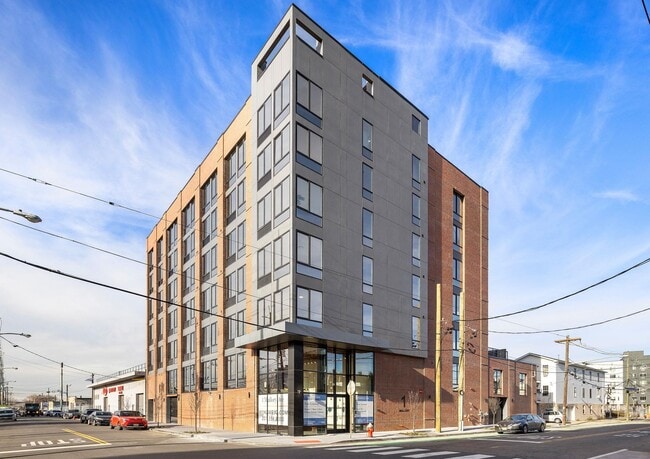 Building Photo - 1 Mallory Ave