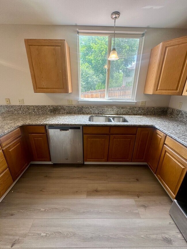 Building Photo - Updated Home in Peregrine