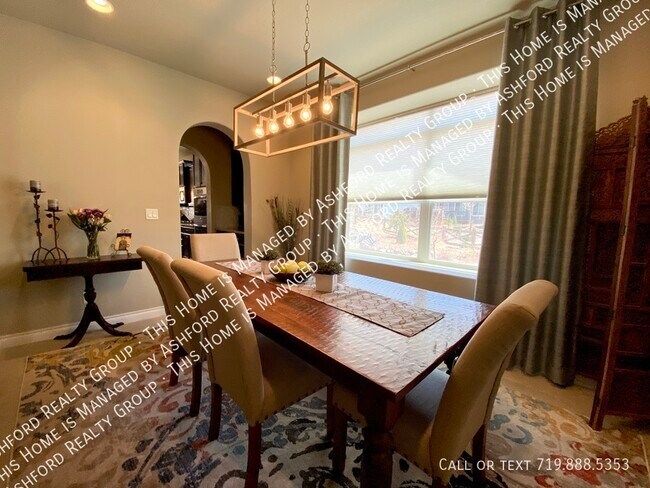 Building Photo - 7215 Rim Bluff Ln