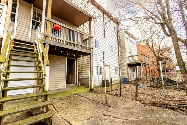 Building Photo - 2013 Gregory St