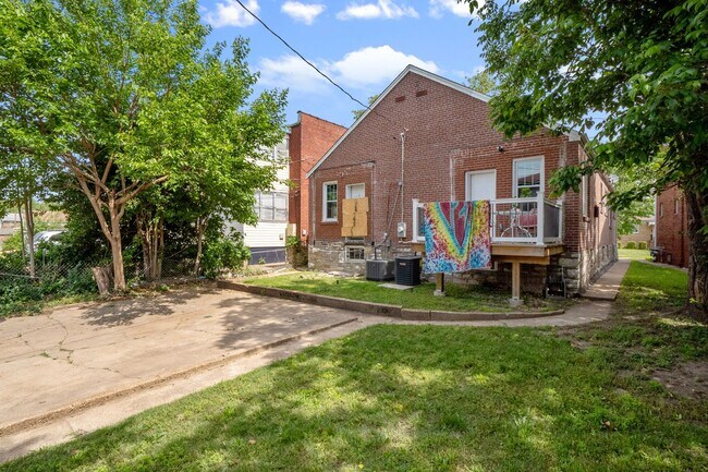 Building Photo - 4934 Potomac St