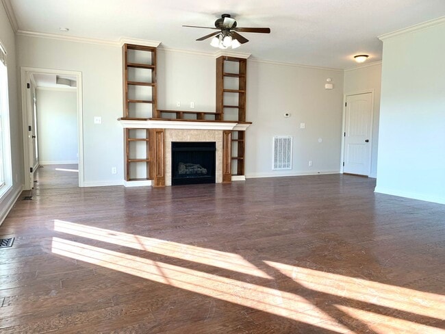 Building Photo - 1533 Edgewater Ln
