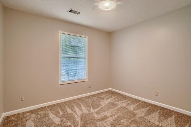 Building Photo - 4003 River Rock Way