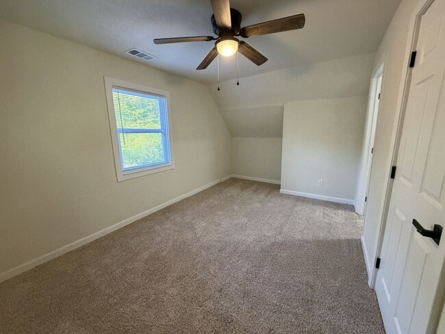 Building Photo - For Rent in Muskogee!