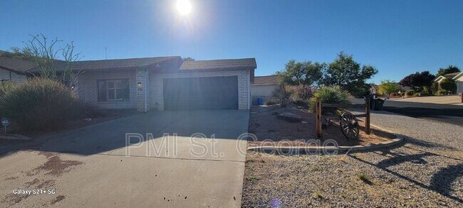 Building Photo - 776 E Fort Pierce Dr