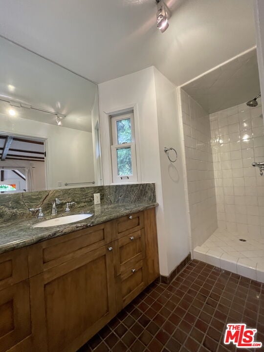 Building Photo - 2667 Lake View Terrace E