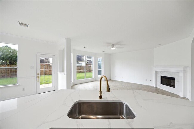 Building Photo - 6314 Canyon Chase Dr