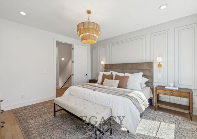 Building Photo - 1019 12th Ave N