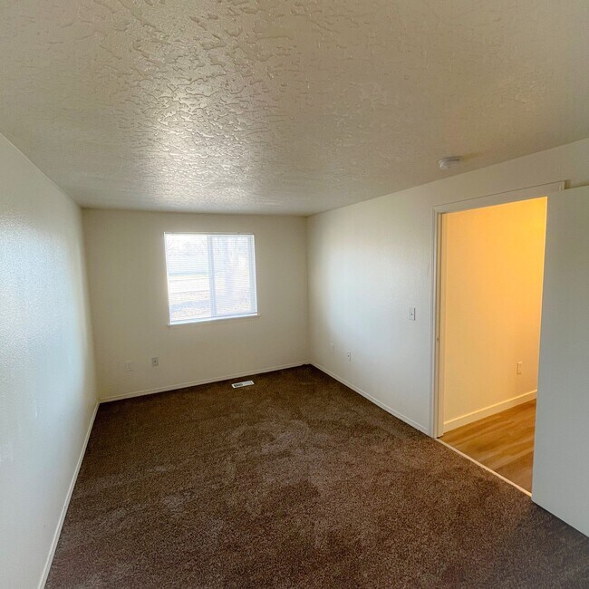 Building Photo - 3173 S Apple St