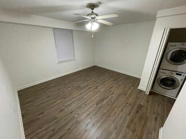 Building Photo - 3517 Briel St