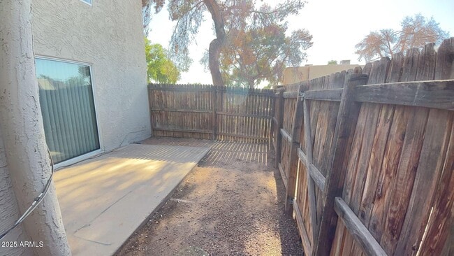 Building Photo - 5902 W Golden Ln
