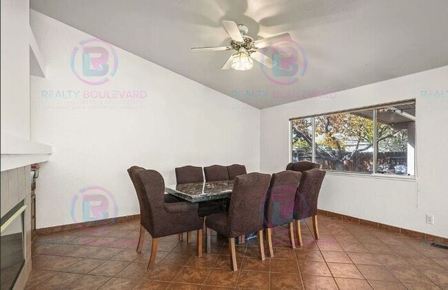 Building Photo - Spacious 4-Bedroom Home in Rosewood Lakes with Resort-Style Community Amenities