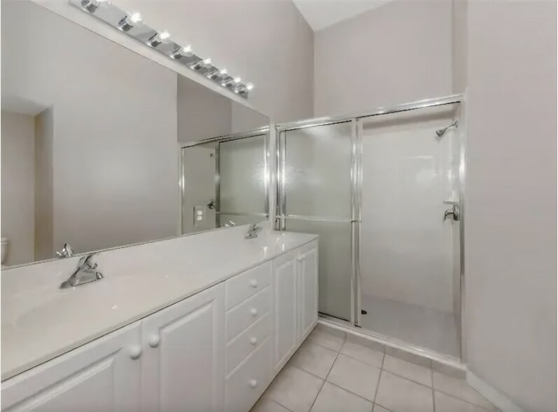 Building Photo - 4153 Fairway Dr