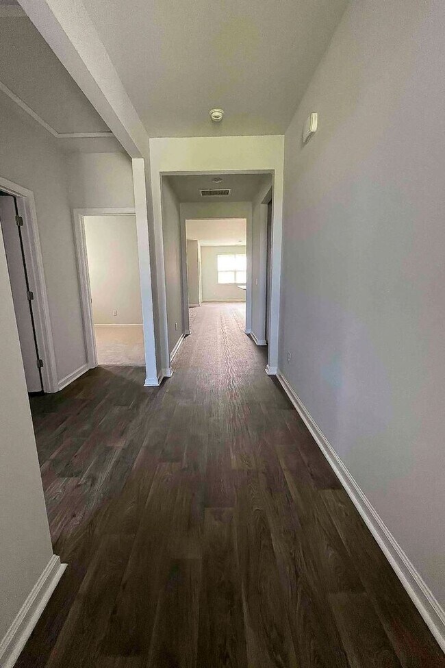 Building Photo - Available now. Beautiful 3 BR/2 BA Available in Cane Bay!