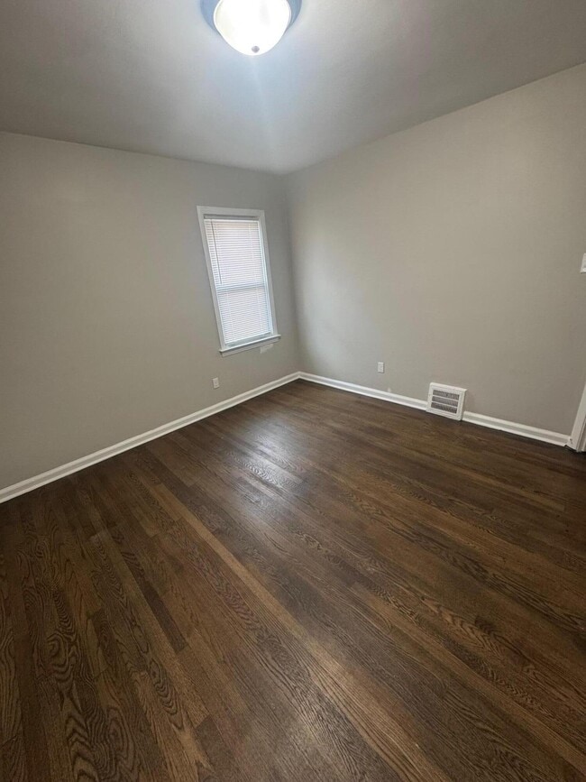 Building Photo - 14591 Mettetal St