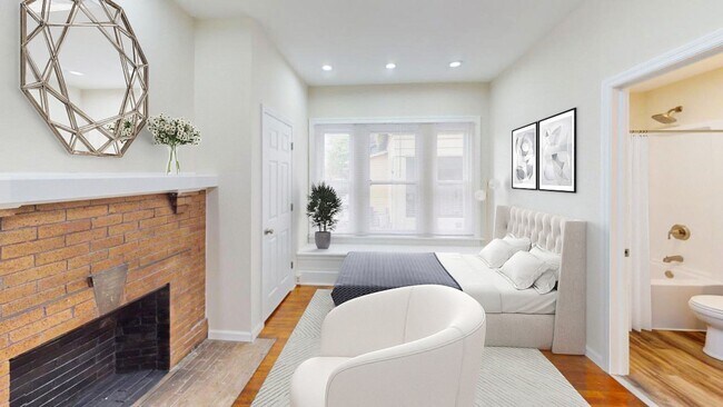 Building Photo - 6 BEDROOMS + 3.5 FULL BATHROOMS Single Family House Available August 20, 2026!  Schedule to see i...