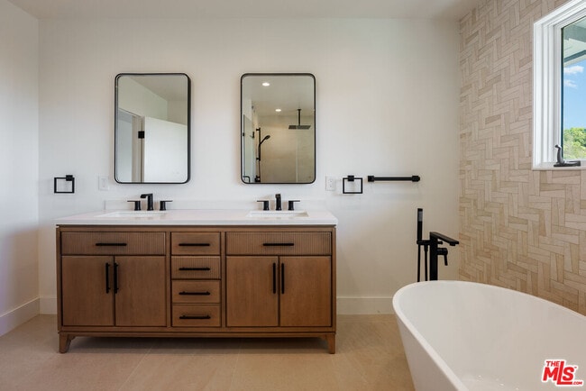 Building Photo - 1404 Devlin Dr