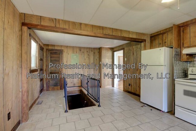 Building Photo - 406 Gary Hills Dr