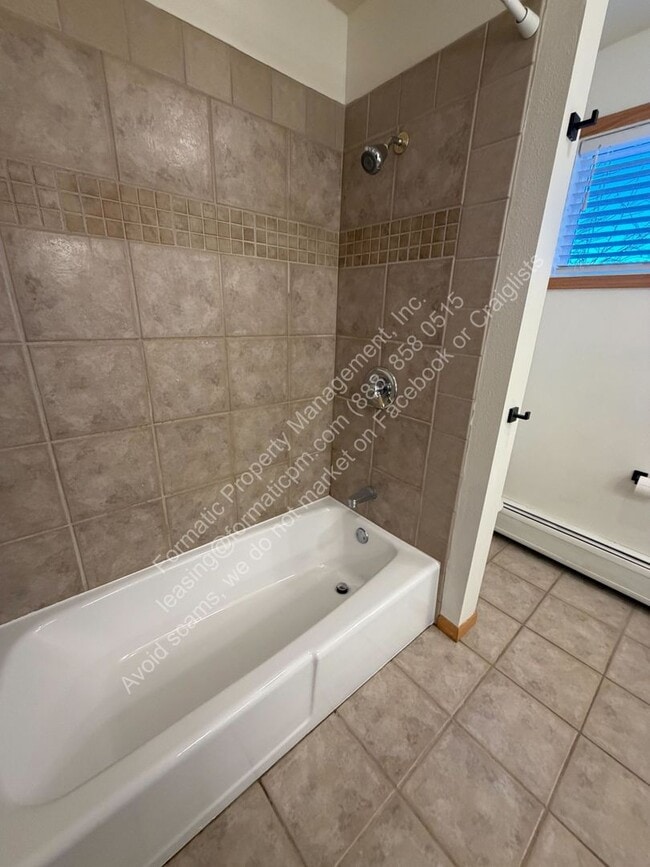 Building Photo - Pet Friendly - 3 Bed 2.5 Bath Charming Home in the Heart of Dacono with Small-Town Appeal