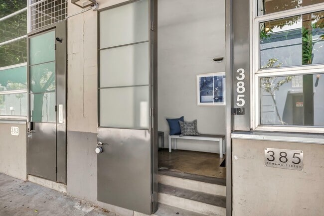 Building Photo - 385 Tehama St