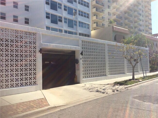 Building Photo - 33 S Gulfstream Ave