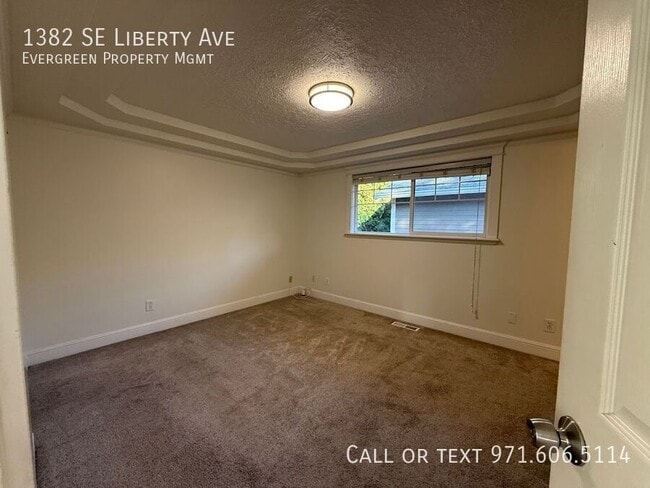 Building Photo - 1382 SE Liberty Ave