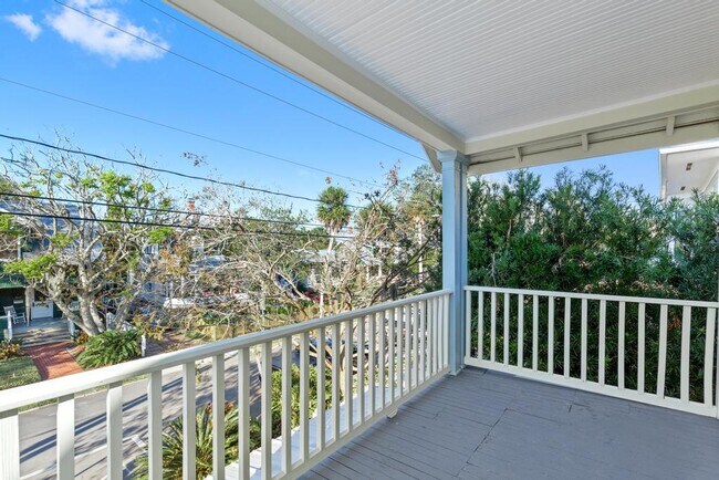 Building Photo - 313 St George St