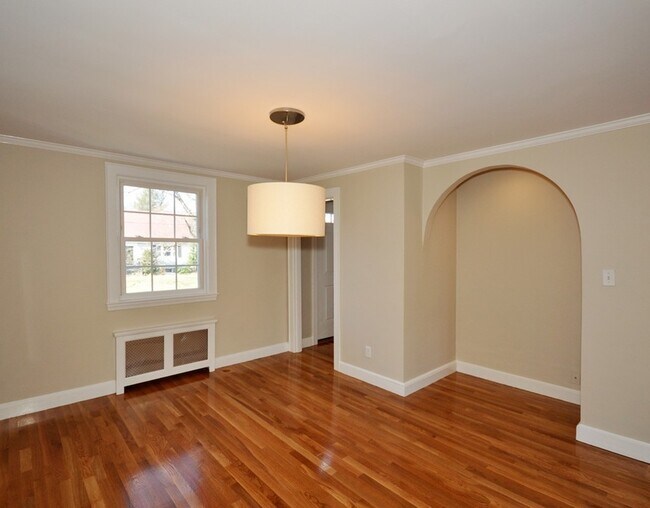 Building Photo - 66 Southfield Cir