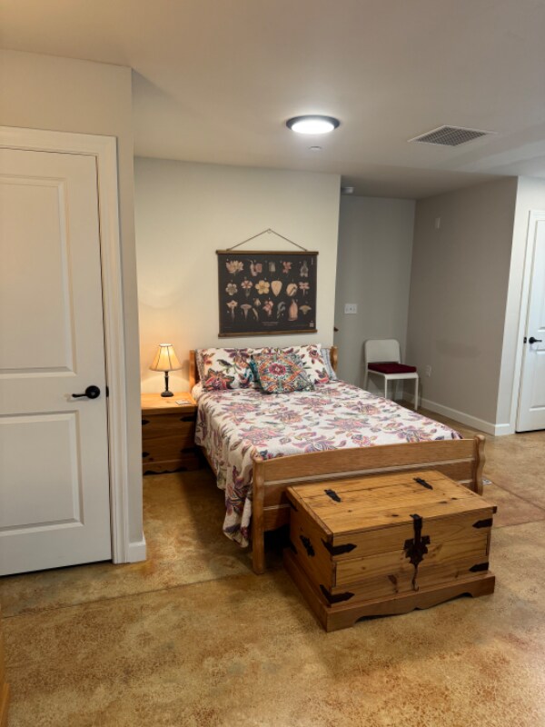 Building Photo - 2091 Fallbrook Ct