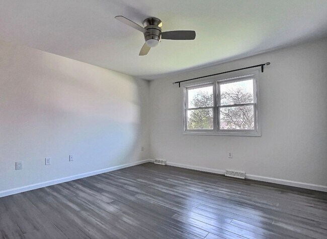 Building Photo - 46 White Oak Blvd
