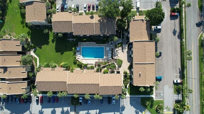Building Photo - 586 Orange Dr