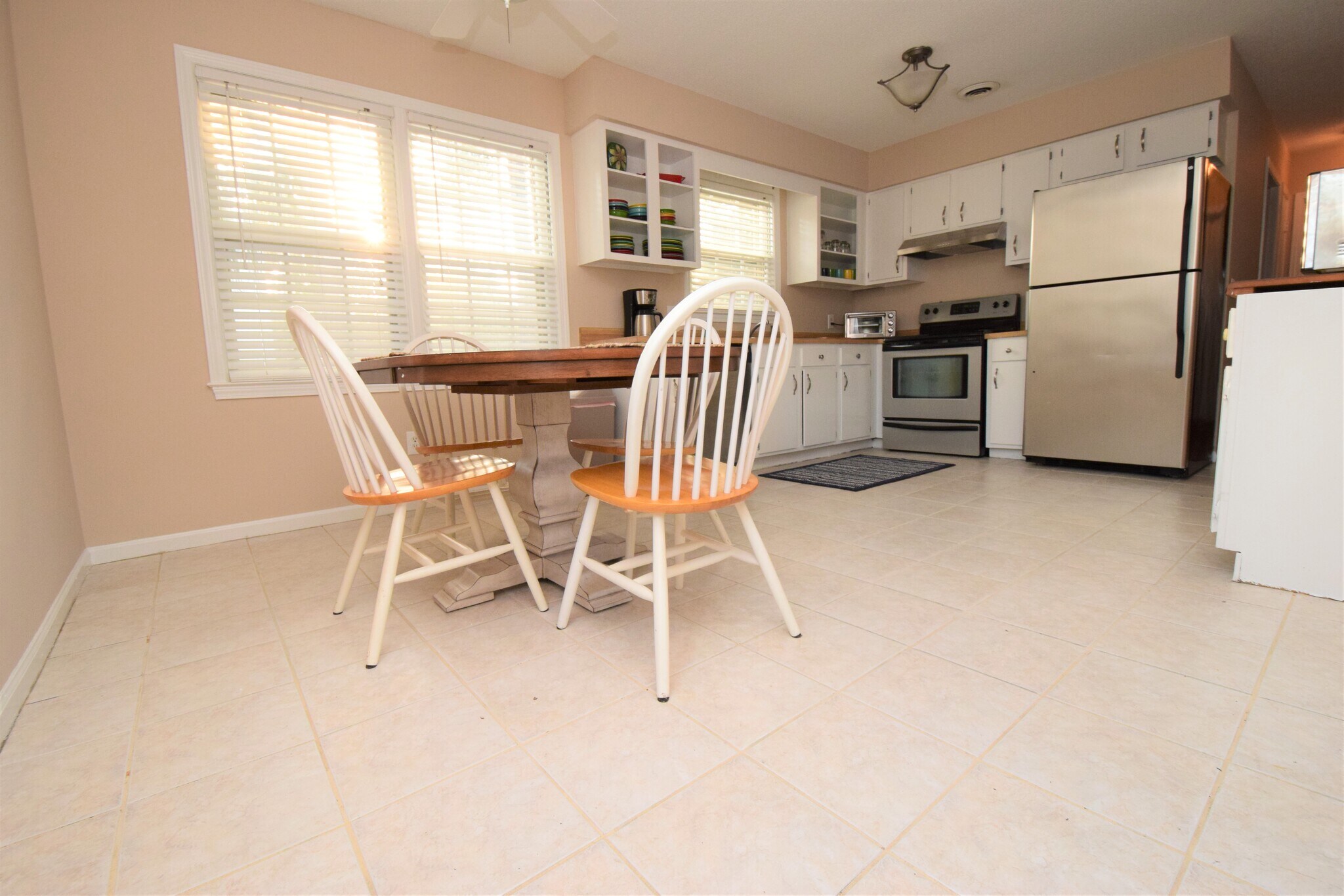 Building Photo - 617 Plymouth Dr