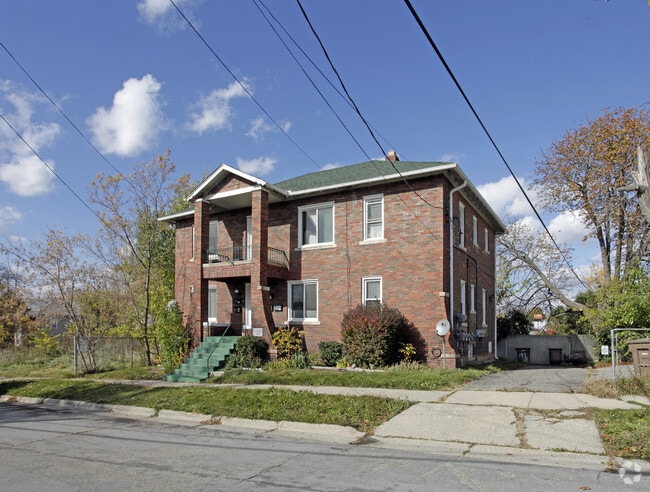 Primary Photo - 19-21 Elwood St