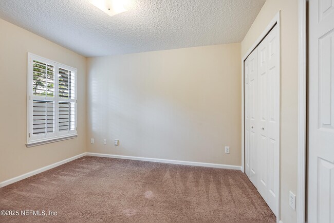 Building Photo - 14000 Red Rock Lake Dr
