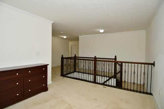 Building Photo - Spacious 5-bedroom, 3 full bath home in the Greenwood/Clark Pleasant area