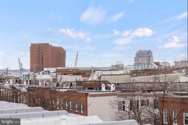 Building Photo - 505 S Lakewood Ave