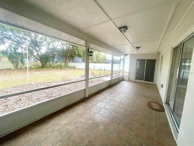 Building Photo - 1734 Willa Cir