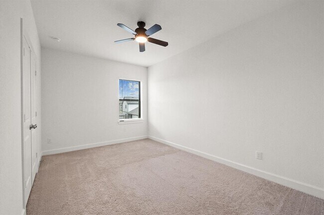 Building Photo - 1511 Emma Lk Dr