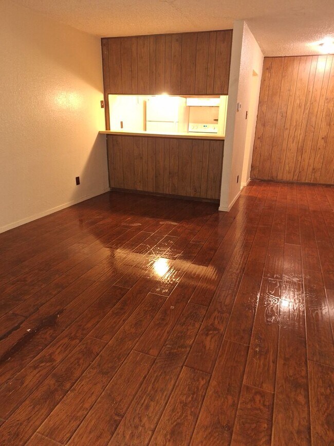 Building Photo - 1 bedroom, 1 bath