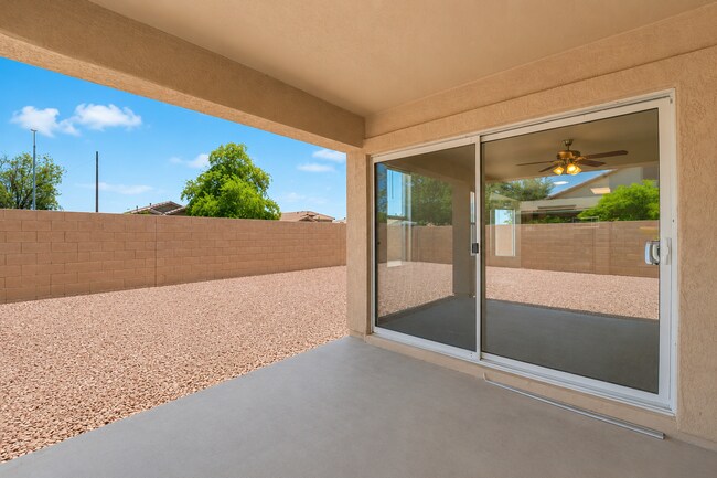 Building Photo - Freshly Updated 4 Bed | New Carpet, New Appliances & Open Layout